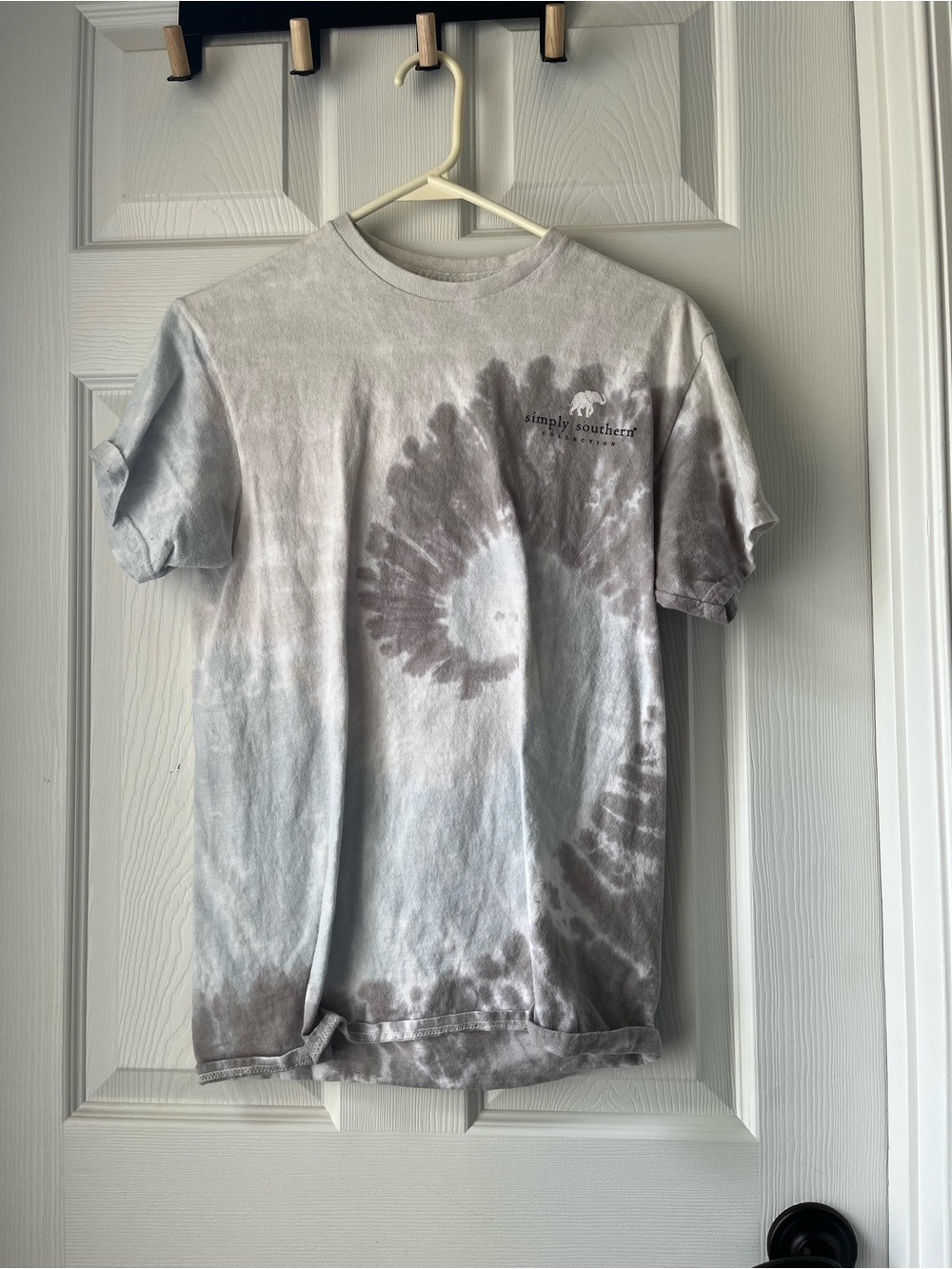 Simply Southern Women’s Tie-Dye Gray Short Sleeve Tee